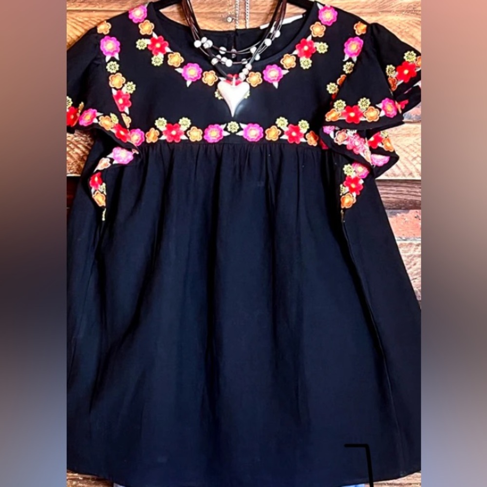 Free people Black shirt- used but in great condition